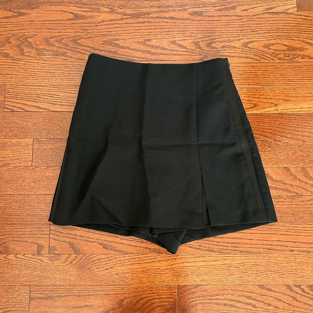 ZARA high waisted black mini skort